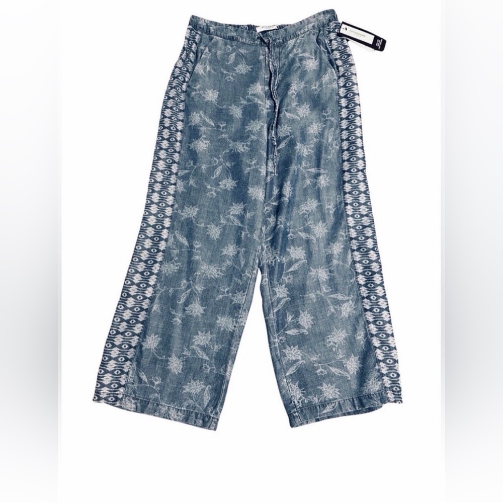 Liverpool Blue Floral Wide-Leg Cropped Pants - Picture 4 of 7